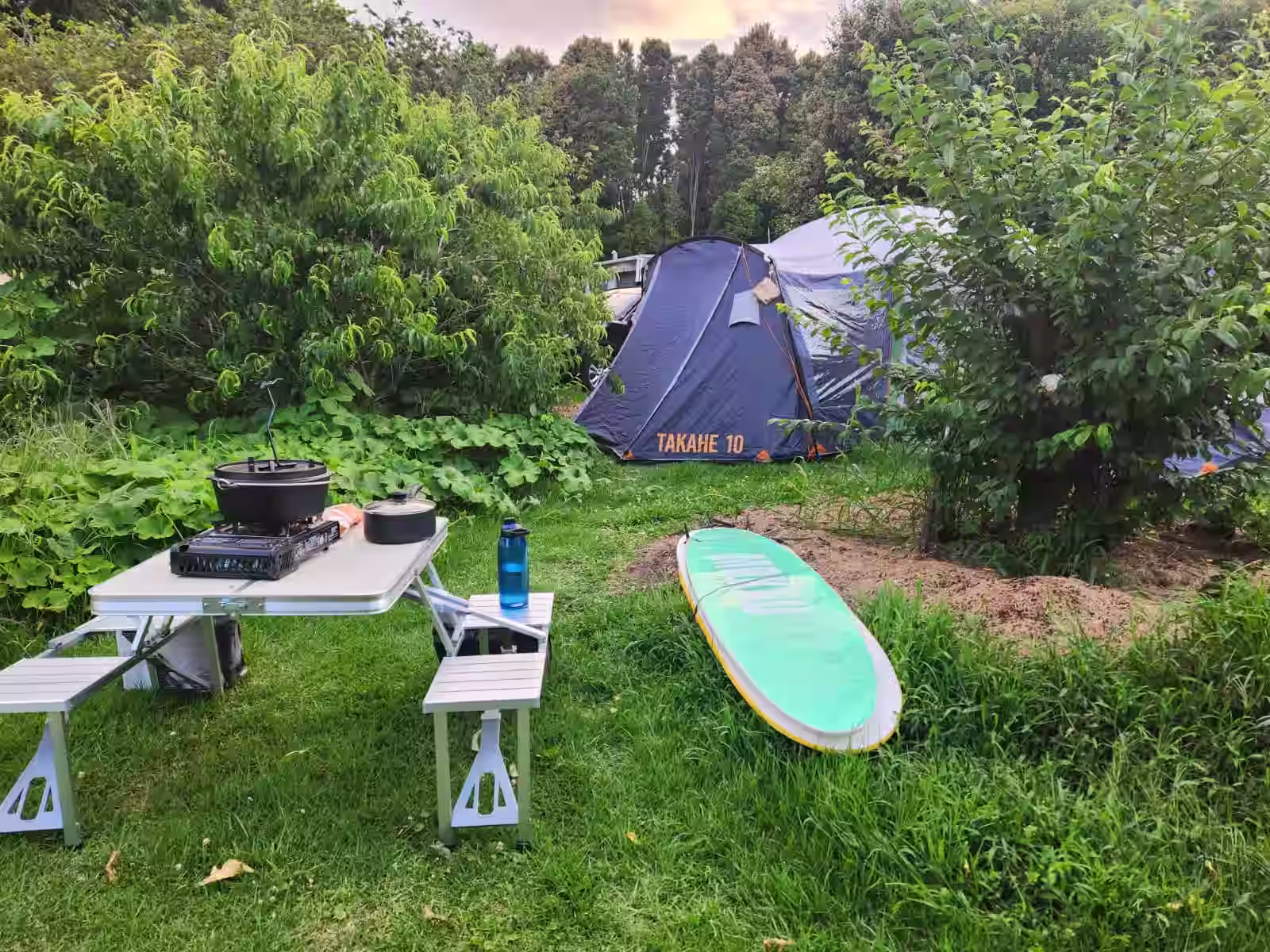 Travellers enjoying a backyard stay